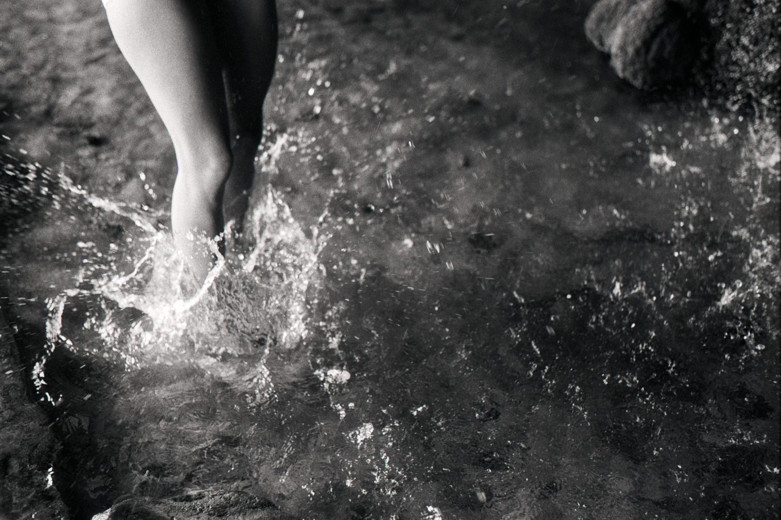 35mm

Limited Prints: 10 numbered and signed by the artist

Print Dimensions: 9 x 12 inches (22.86 x 30.48 cm)